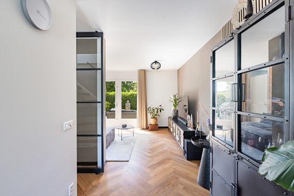 Foto - Verkocht onder voorbehoud: wonen aan het water met luxe, rust en een eigen aanlegsteiger!